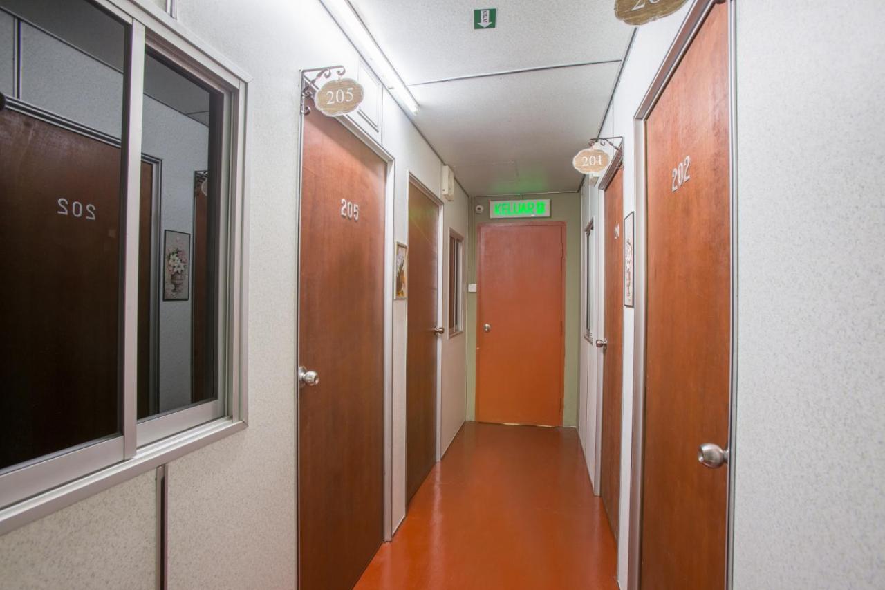 Spot On 89788 Musafir Transit Hotel Nilai Εξωτερικό φωτογραφία